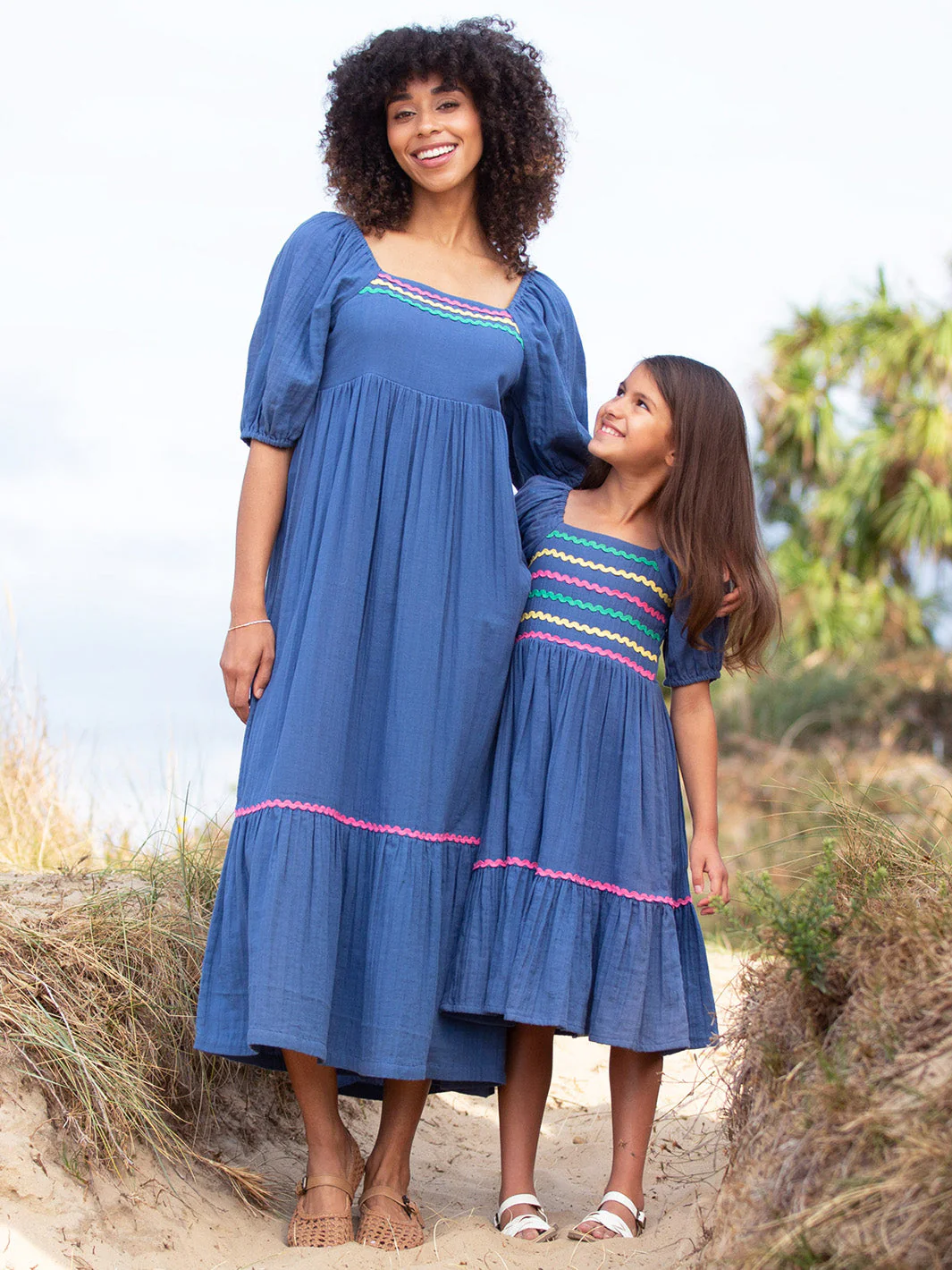 Cattistock Musselin Mit Wellenband Kleid Navy - Image 4